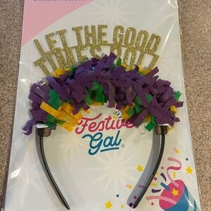 6 Mardi Gras headwear